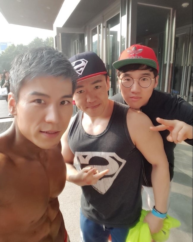 /user/s/stronggym/editor/1709/a2810fa7ac0cf4204aecd2c65cc78616_1506659015_3792.jpg 이미지크게보기