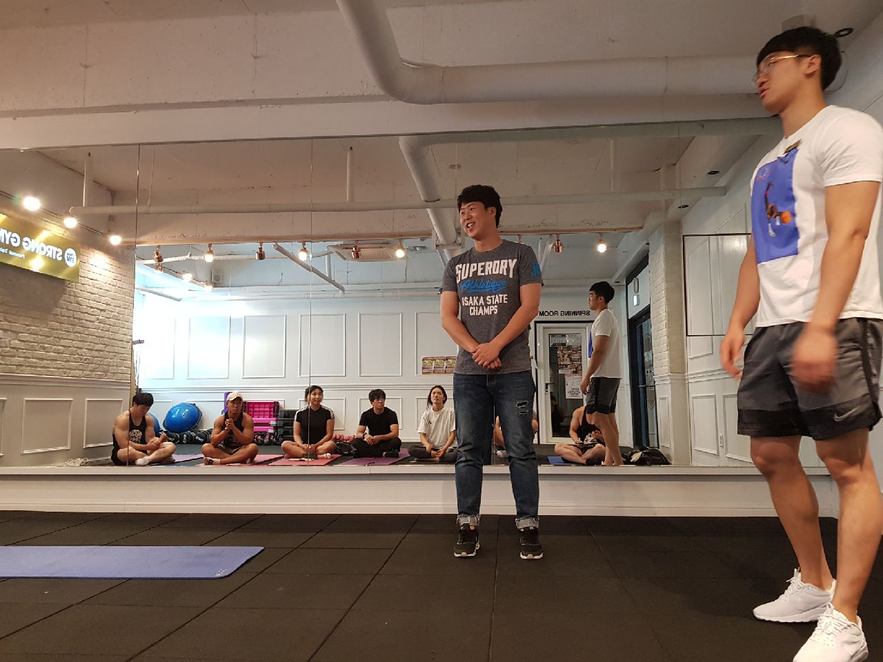 /user/s/stronggym/editor/1809/b3ae3051d0ba5e6a0e04f7e86990dc13_1538134905_9809.jpg 이미지크게보기